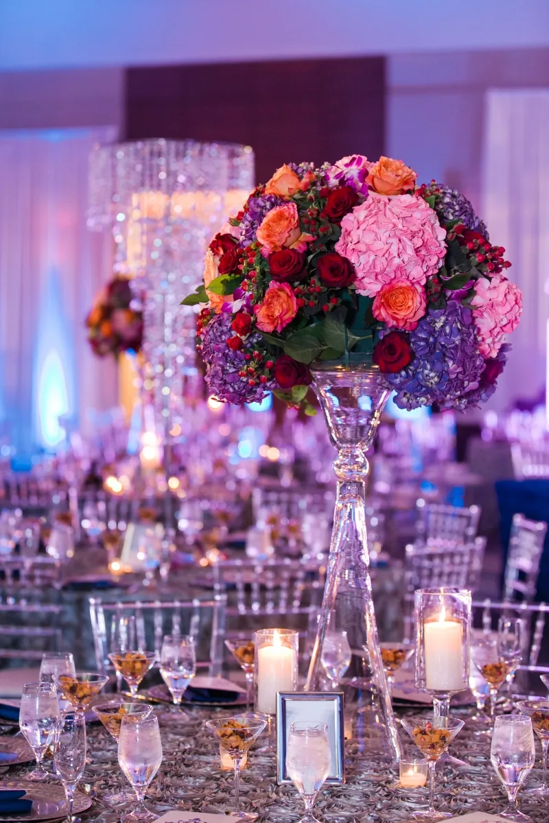 Horse and carriage centerpiece for Indian wedding, Illinois