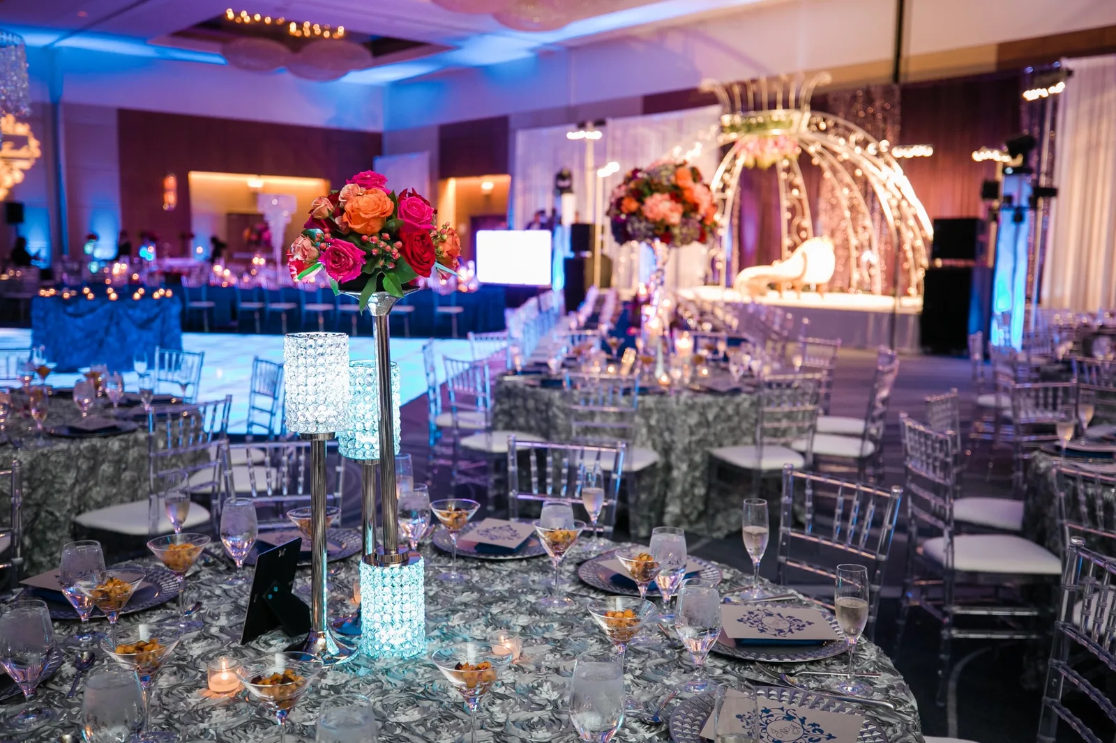 Carriage table centerpiece for Indian wedding reception, Illinois