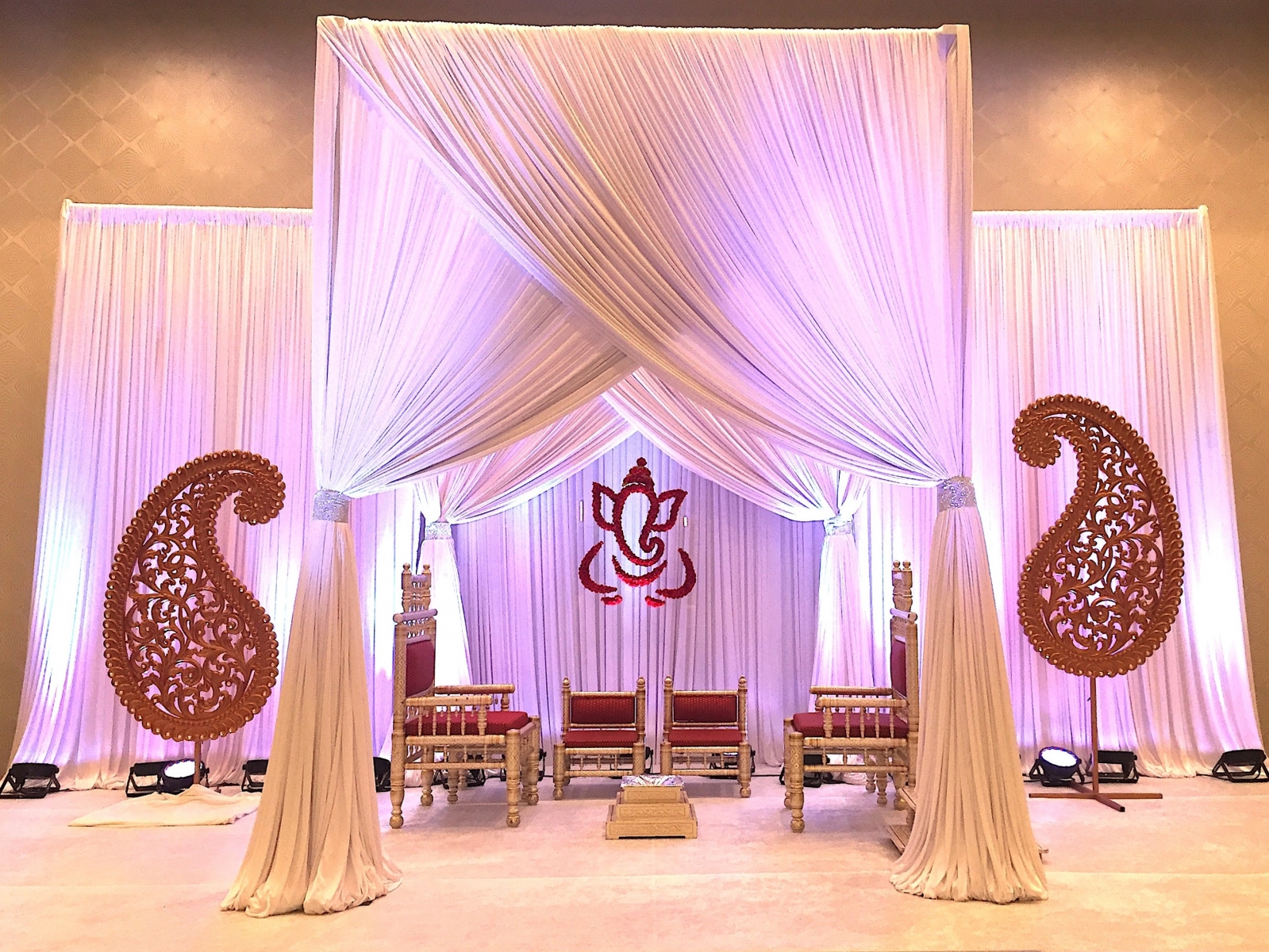 10 Modern Indian Wedding Decoration Ideas | Wedding Favors ...